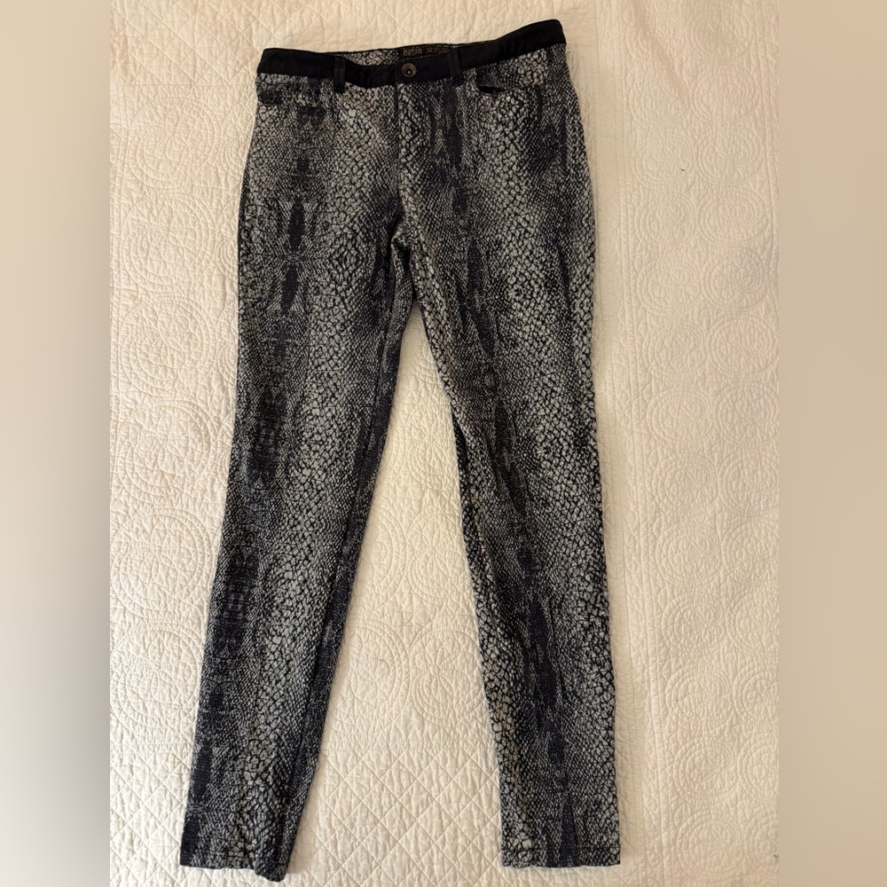 Zara Black and Gray Snakeskin Skinny Pants